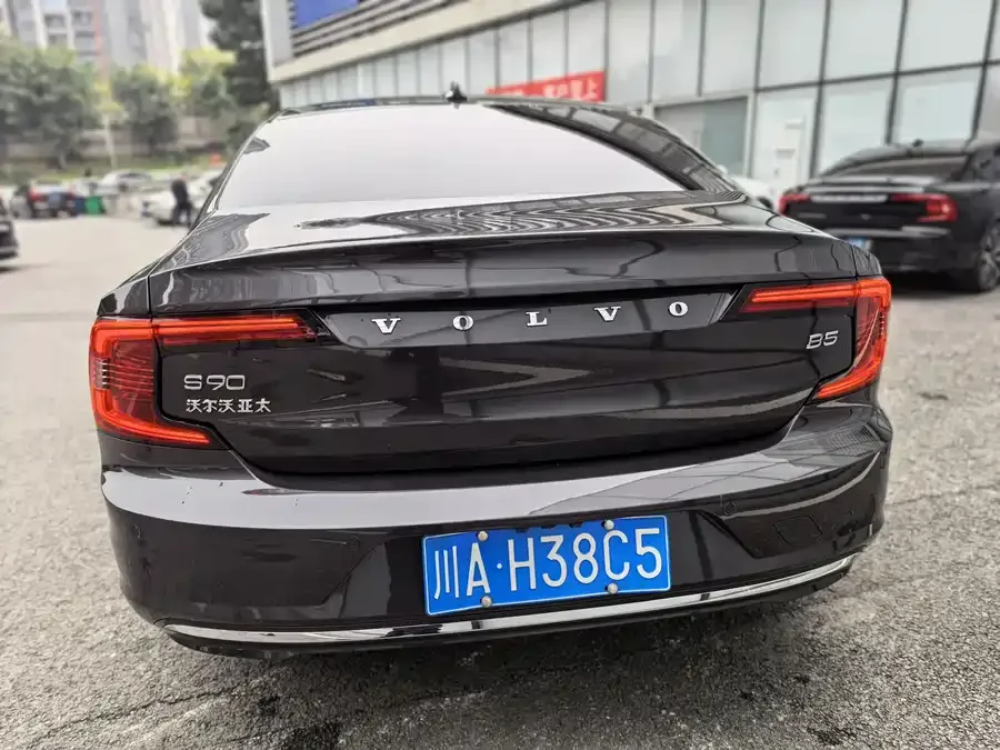 Volvo S90 2023 B5 Smart Luxury Edition 2023 — миниатюра 2