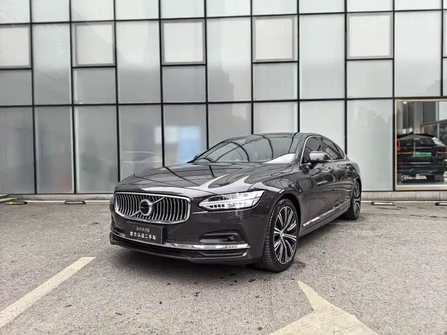 Volvo S90 2023 B5 Smart Luxury Edition 2023 — фото 1, купить с доставкой в Москву