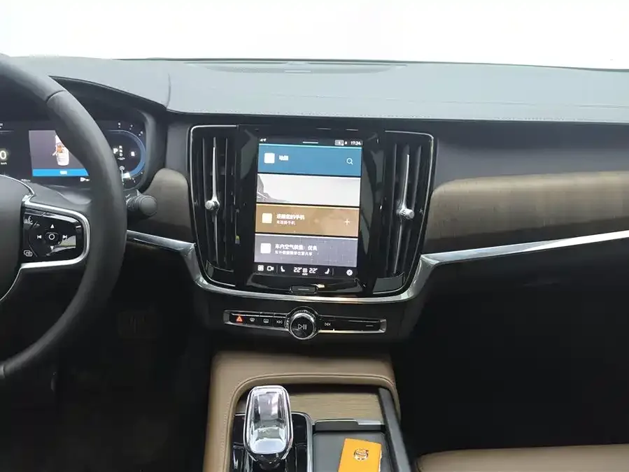 Volvo S90 2024 B5 Zhiyuan Luxury Edition 2023 — миниатюра 4