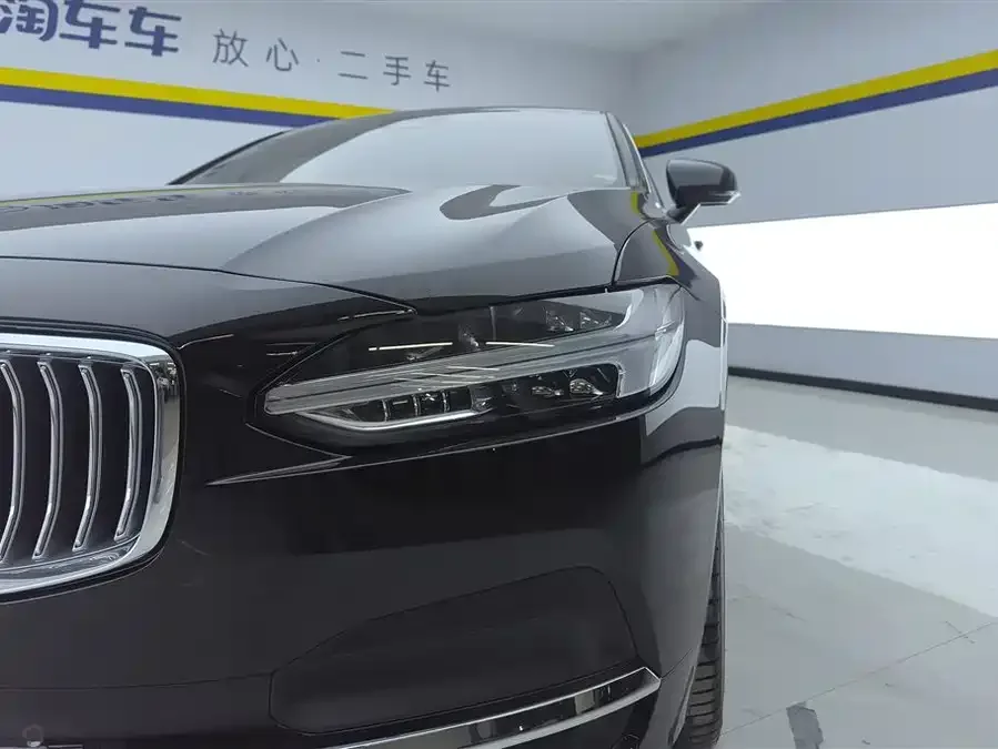 Volvo S90 2024 B5 Zhiyuan Luxury Edition 2023 — миниатюра 5