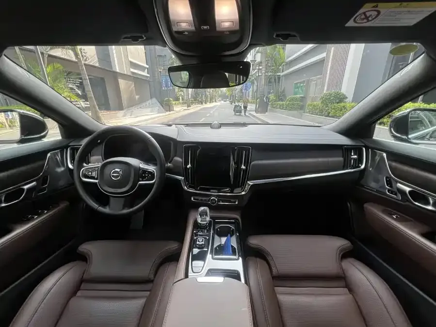 Volvo S90 plug-in hybrid Volvo S90 Plug-in Hybrid 2025 Plug-in Hybrid Four-wheel Drive Long-range Smart Luxury Edition 2024 — миниатюра 2