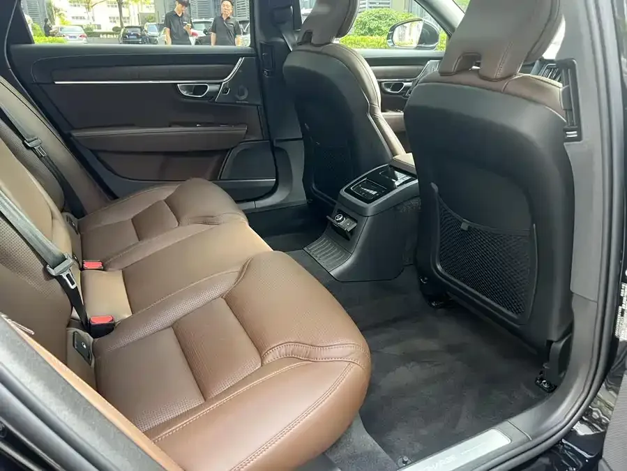 Volvo S90 plug-in hybrid Volvo S90 Plug-in Hybrid 2025 Plug-in Hybrid Four-wheel Drive Long-range Smart Luxury Edition 2024 — миниатюра 5
