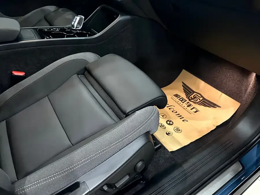 Volvo XC40 2023 B3 Zhiyuan Luxury Edition 2022 — миниатюра 5