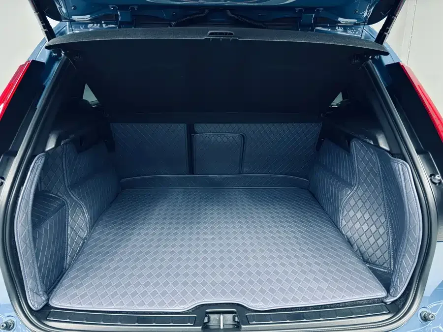 Volvo XC40 2023 B3 Zhiyuan Luxury Edition 2023 — миниатюра 5