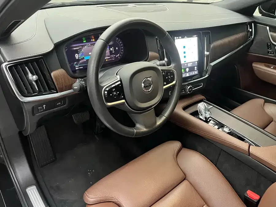 Volvo S90 2022 B5 Zhiyuan Luxury Edition 2022 — миниатюра 4