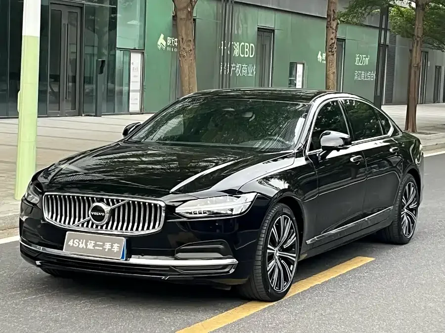 Volvo S90 2022 B5 Zhiyuan Luxury Edition 2022 — фото 1, купить с доставкой в Москву