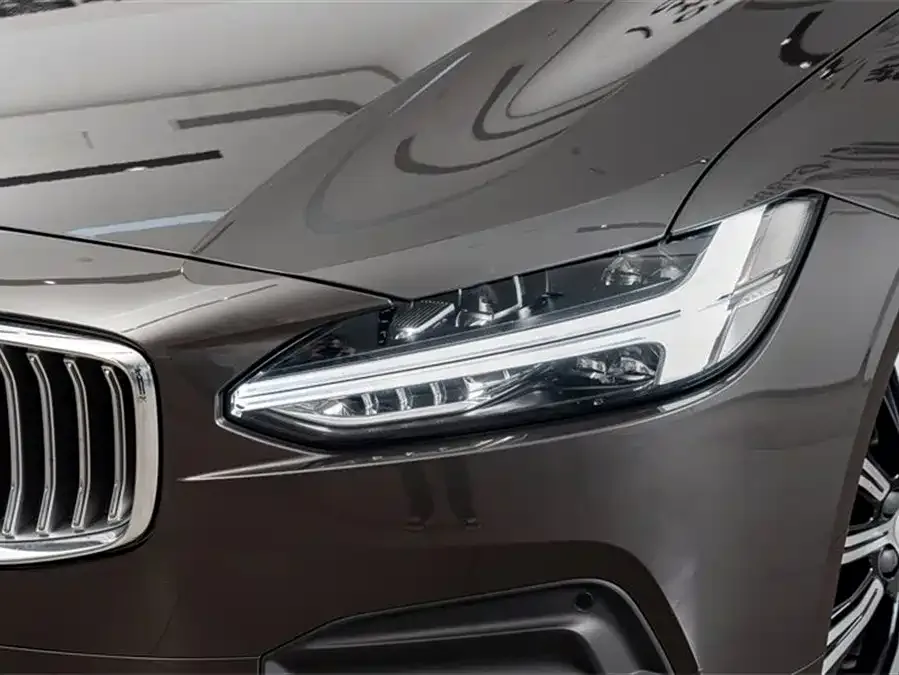 Volvo S90 2023 B5 Zhiyuan Luxury Edition 2022 — миниатюра 2