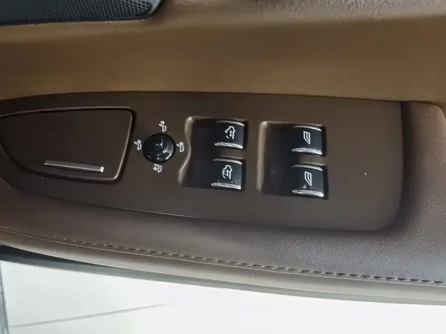 Volvo S90 2024 B5 Zhiyuan Luxury Edition 2024 — миниатюра 3