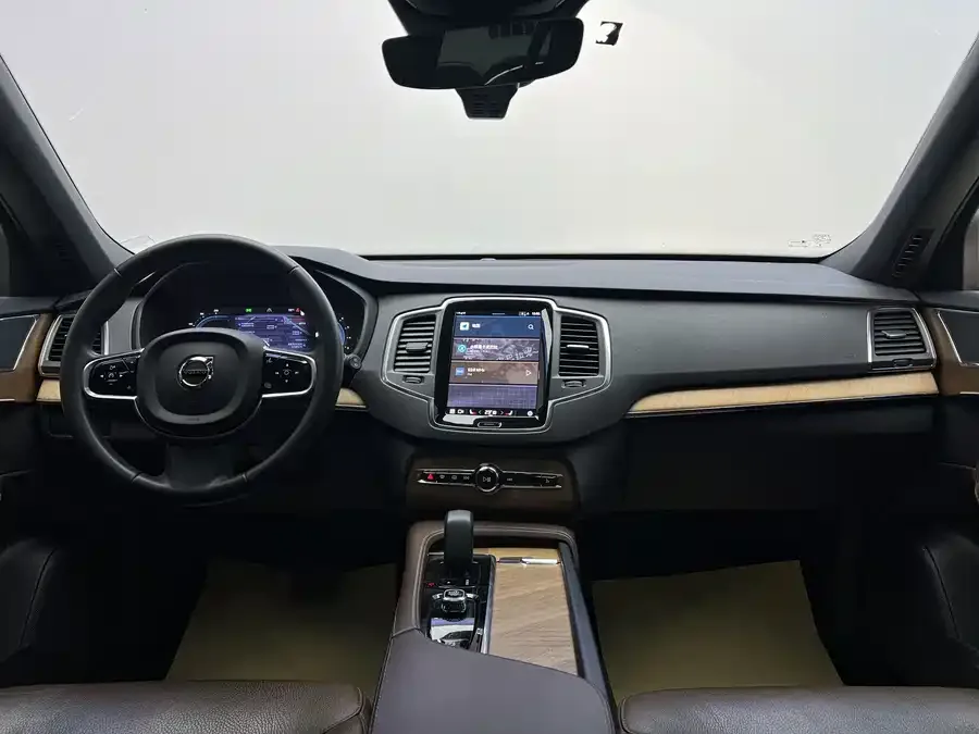 Volvo XC90 2023 B5 Zhixing Deluxe Edition 7-seater 2023 — миниатюра 4