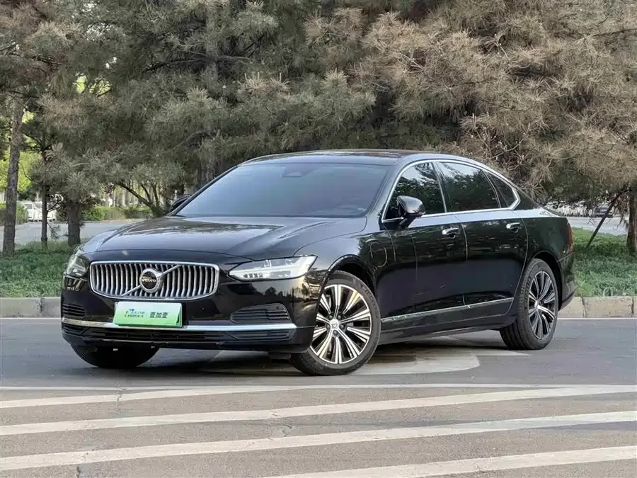 Volvo S90 plug-in hybrid 2022