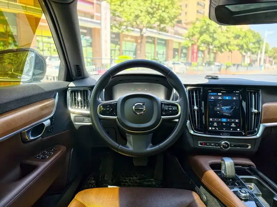 Volvo S90 2023 B5 Zhiyi Luxury Edition 2022 — миниатюра 5