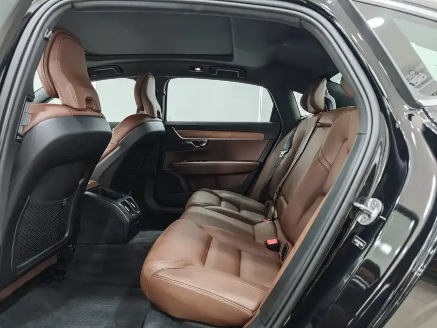 Volvo S90 2024 B5 Luxury Edition 2024 — миниатюра 3