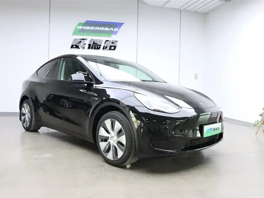 Tesla Model Y Model Y 2022 facelift rear-wheel drive version 2023 — миниатюра 2