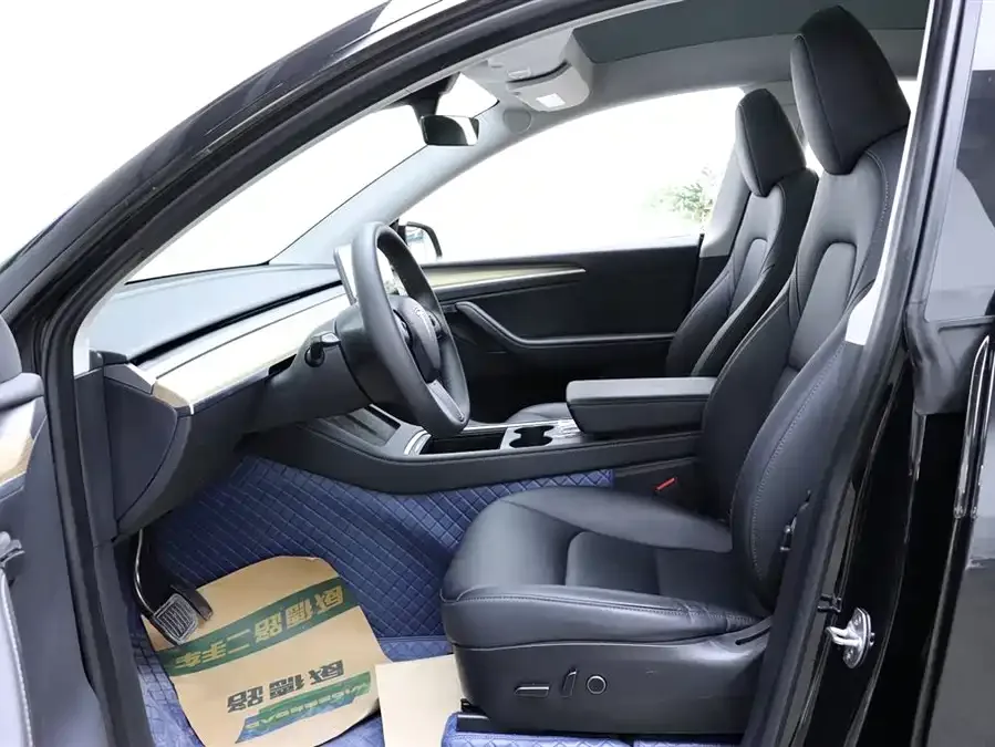 Tesla Model Y Model Y 2022 facelift rear-wheel drive version 2023 — миниатюра 4
