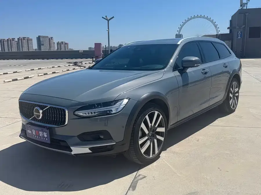 Volvo V90 2022