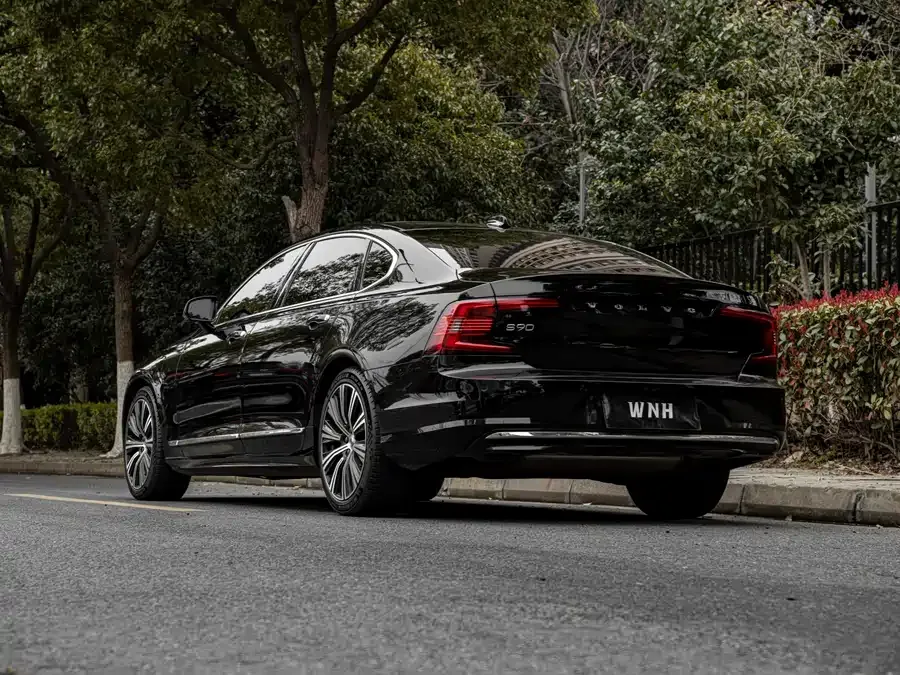 Volvo S90 2023 B5 Zhiyuan Luxury Edition 2023 — миниатюра 5
