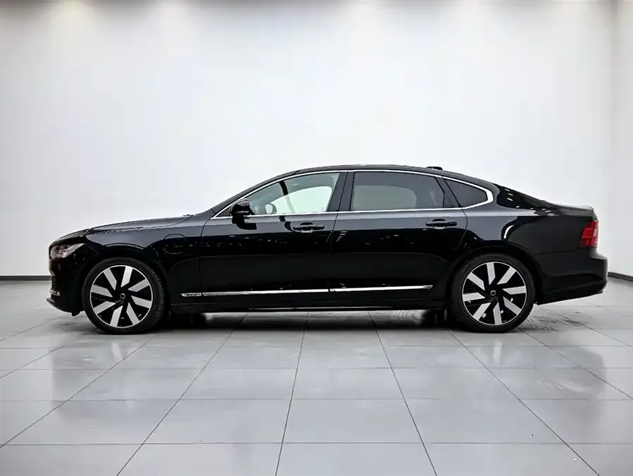 Volvo S90 plug-in hybrid Volvo S90 Plug-in Hybrid 2025 Plug-in Hybrid Four-wheel Drive Long-range Smart Luxury Edition 2024 — миниатюра 2