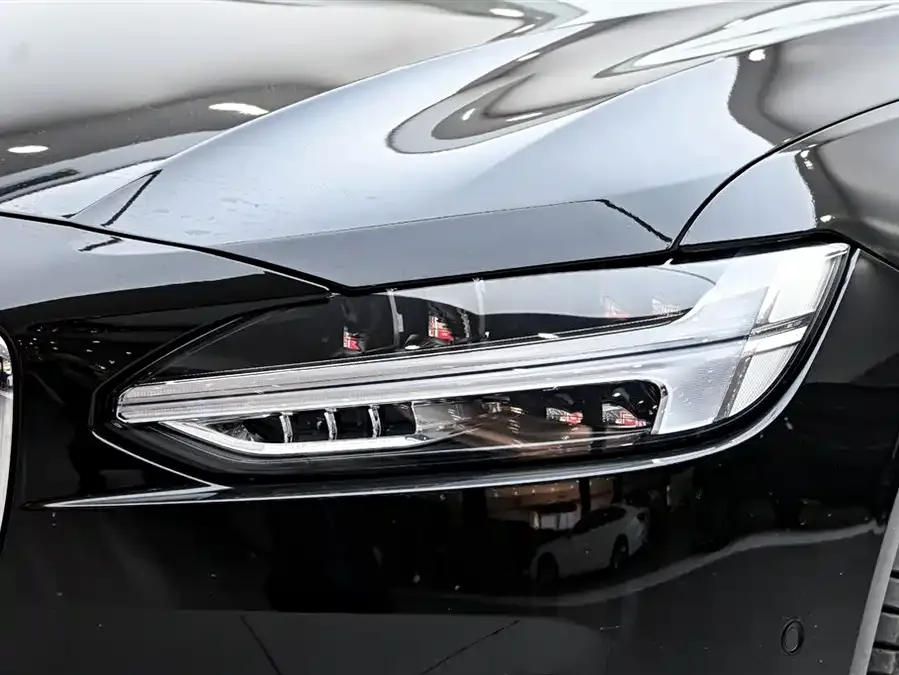 Volvo S90 plug-in hybrid Volvo S90 Plug-in Hybrid 2025 Plug-in Hybrid Four-wheel Drive Long-range Smart Luxury Edition 2024 — миниатюра 3
