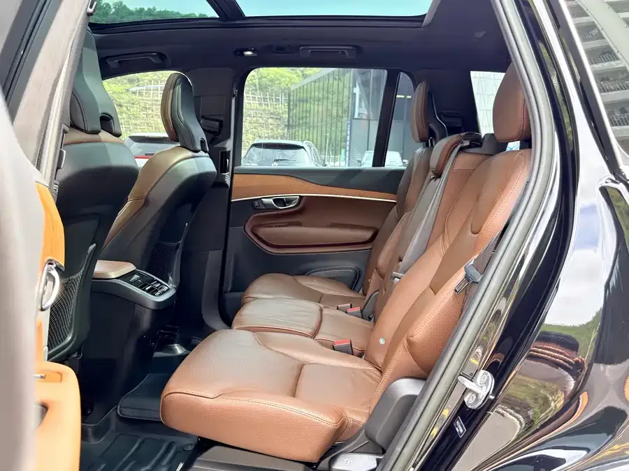Volvo XC90 2023 B5 Zhixing Deluxe Edition 7-seater 2023 — миниатюра 3