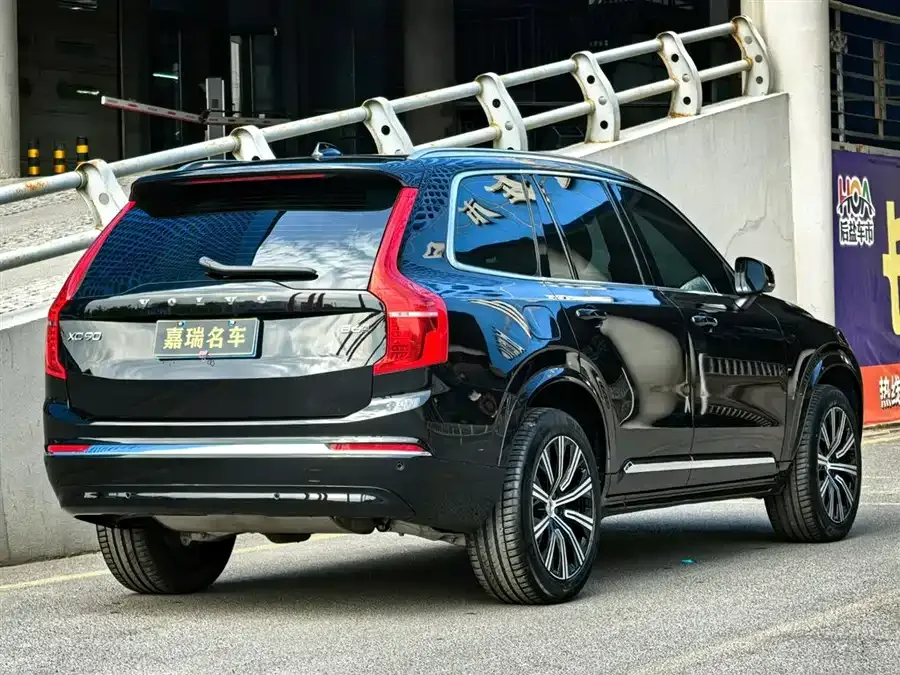 Volvo XC90 2023 B6 Zhiyi Luxury Edition 7 Seaters 2024 — миниатюра 2
