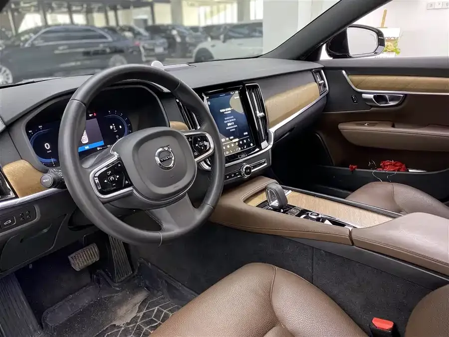 Volvo S90 2025 B5 Zhiyi Luxury Edition 2024 — миниатюра 5