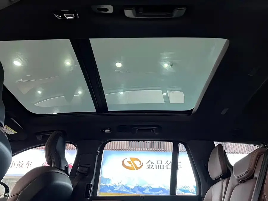 Volvo XC90 2024 B6 Zhiyi Luxury Edition 7 Seaters 2025 — миниатюра 4
