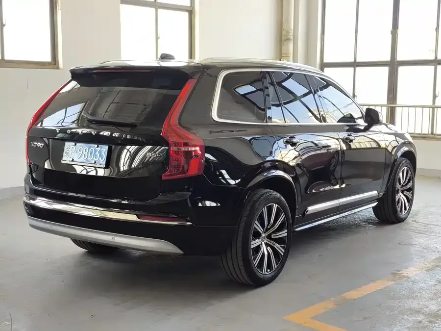 Volvo XC90 2022 B6 Zhiyi Luxury Edition 7-seater 2022 — миниатюра 2