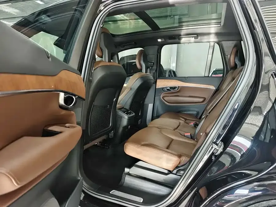 Volvo XC90 2022 B6 Zhiyi Luxury Edition 7-seater 2023 — миниатюра 3