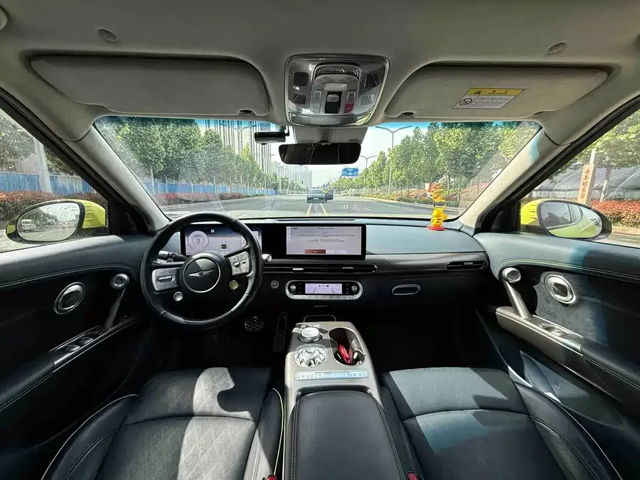 Genesis GV60 Genesis GV60 2023 dual-motor four-wheel drive high-performance flagship version 2023 — миниатюра 2