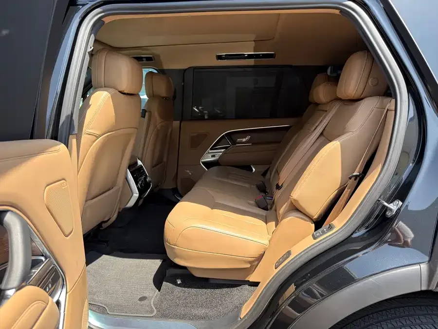 Land Rover Range Rover Range Rover 2023 3.0 L6 400PS Seven-seat Extended Edition 2023 — миниатюра 3
