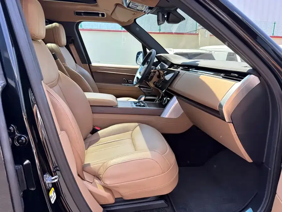 Land Rover Range Rover Range Rover 2023 3.0 L6 400PS Seven-seat Extended Edition 2023 — миниатюра 4