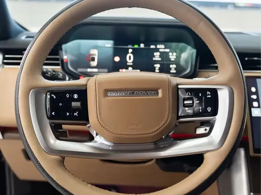 Land Rover Range Rover Range Rover 2024 3.0 L6 360PS Grand Edition 2024 — миниатюра 3