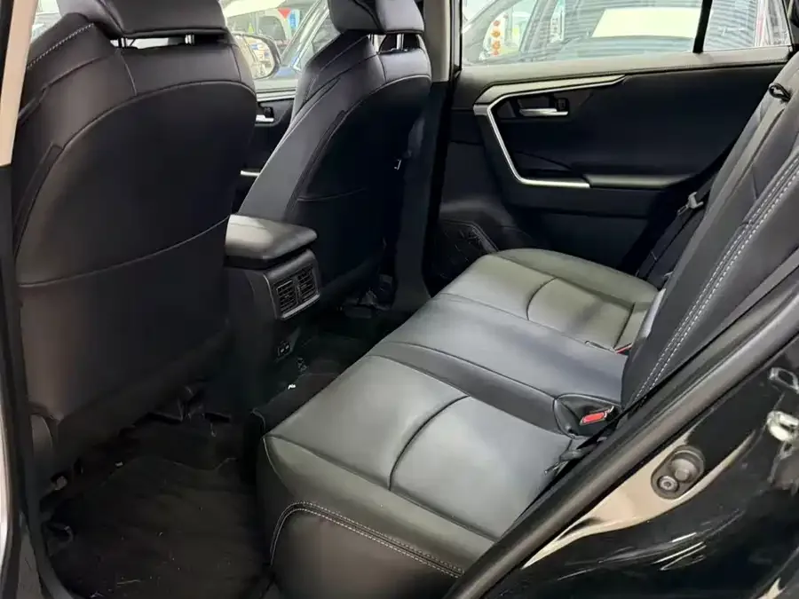 Toyota Wildlander Wildlander 2023 2.0L CVT 2WD Urban Edition 2024 — миниатюра 3