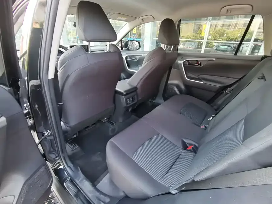 Toyota Wildlander Wildlander 2022 2.0L CVT 2WD Leading Edition 2022 — миниатюра 4