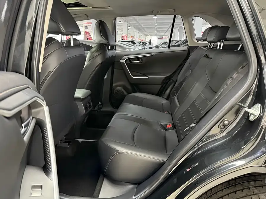 Toyota Wildlander Wildlander 2022 2.0L CVT 2WD Luxury Edition 2022 — миниатюра 3