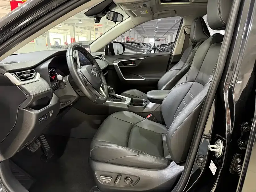 Toyota Wildlander Wildlander 2022 2.0L CVT 2WD Luxury Edition 2022 — миниатюра 5