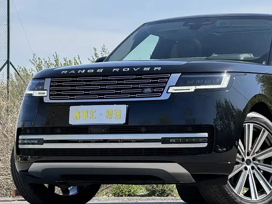 Land Rover Range Rover Range Rover 2024 3.0 L6 400PS Genesis Extended Edition 2024 — миниатюра 2