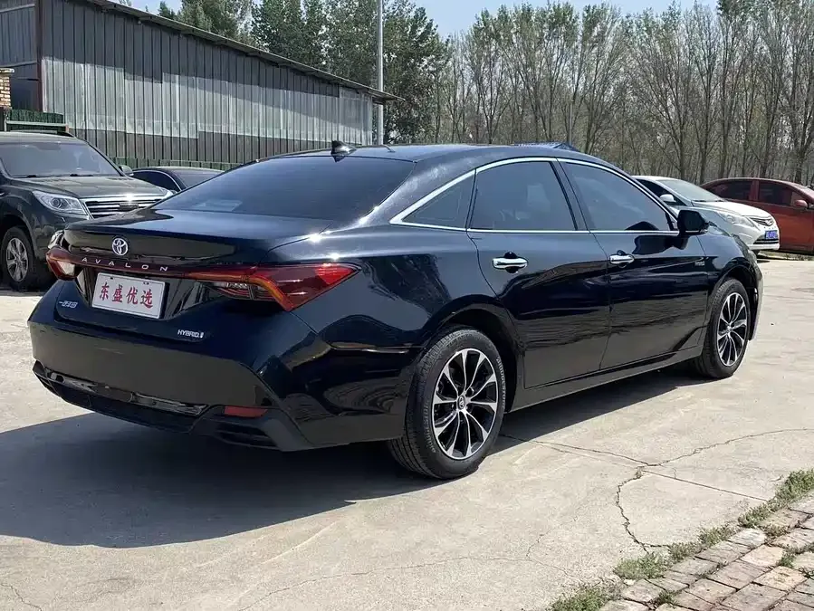Toyota Avalon 2023 Avalon Hybrid 2.5L Luxury Edition 2023 — миниатюра 4