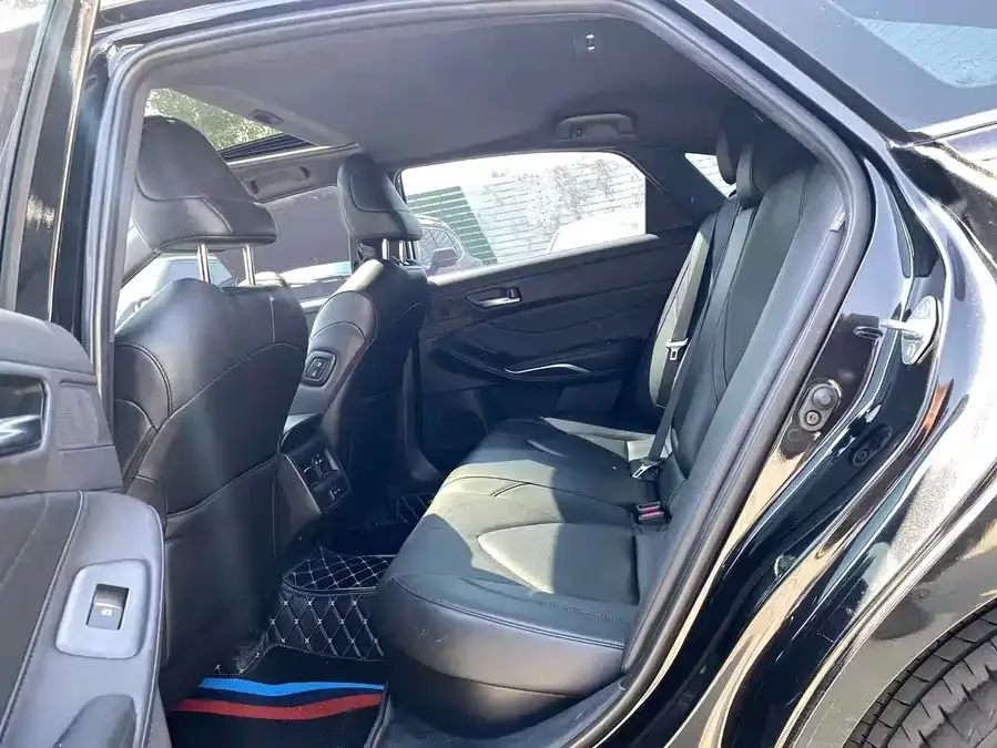 Toyota Avalon 2023 Avalon Hybrid 2.5L Luxury Edition 2023 — миниатюра 5