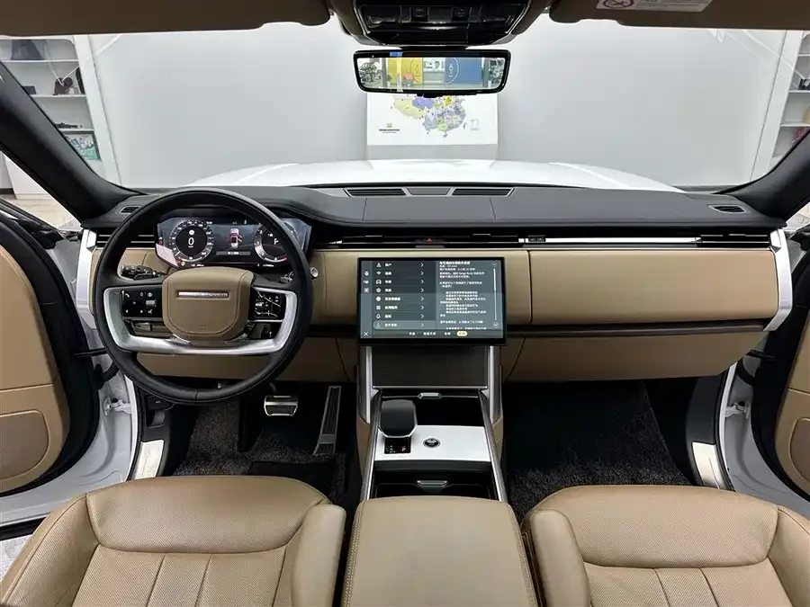 Land Rover Range Rover Range Rover 2025 3.0 L6 400PS Grand Edition 2025 — миниатюра 3