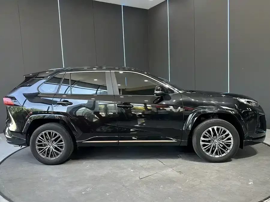 Toyota Wildlander Wildlander 2024 2.0L CVT 2WD Luxury PLUS Edition 2024 — миниатюра 2