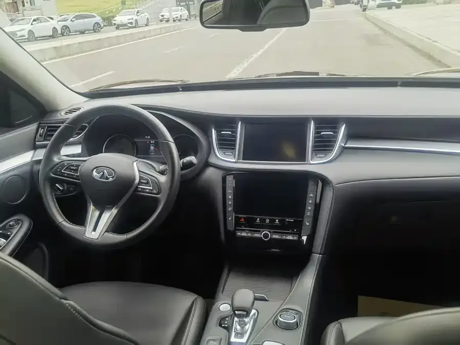 Infiniti QX50 2020 facelift 2.0T two-wheel drive elite version 2023 — миниатюра 3