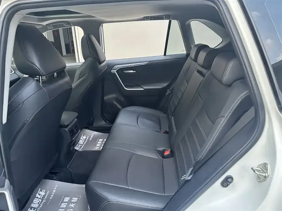 Toyota Wildlander Wildlander 2022 2.0L CVT 2WD Luxury PLUS Edition 2022 — миниатюра 4