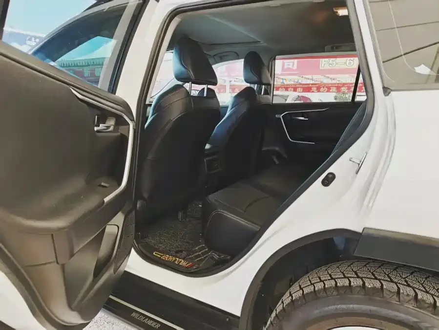 Toyota Wildlander Wildlander 2022 2.0L CVT 4WD Luxury Edition 2022 — миниатюра 2