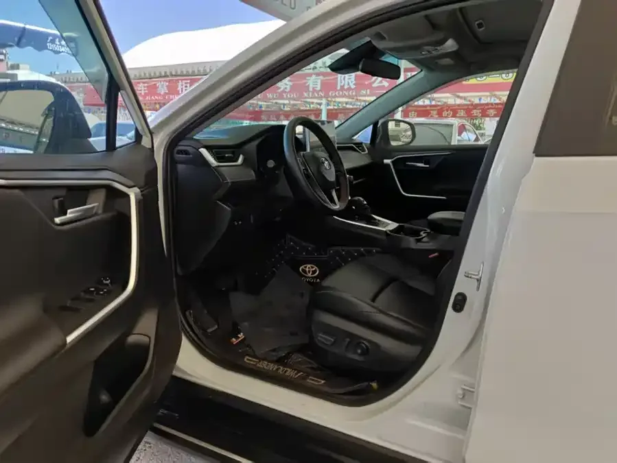 Toyota Wildlander Wildlander 2022 2.0L CVT 4WD Luxury Edition 2022 — миниатюра 4