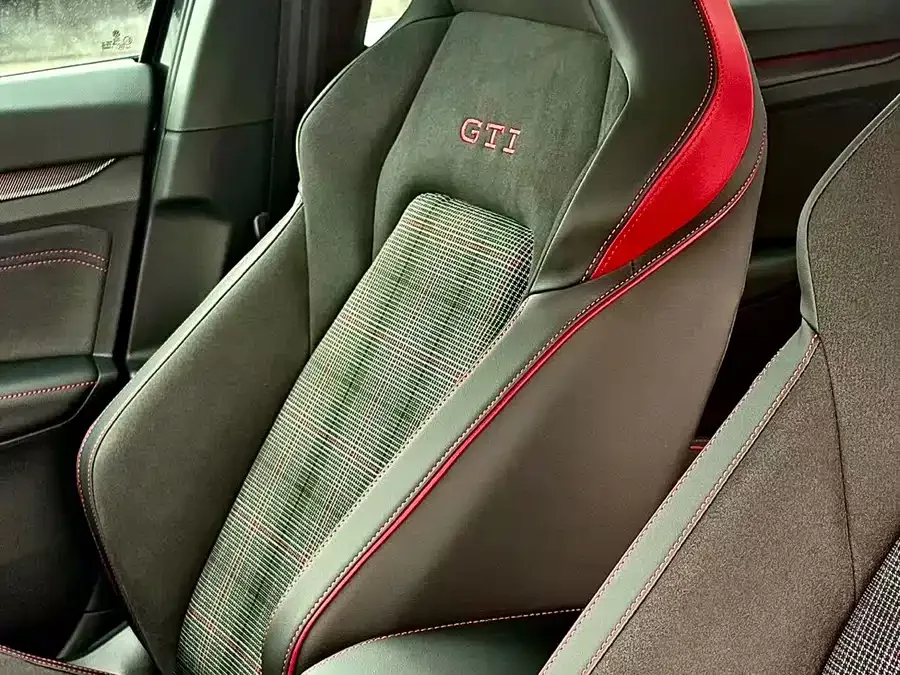 Volkswagen GOLF GTI 2026 Golf GTI 380TSI DSG GTI 2026 — миниатюра 3