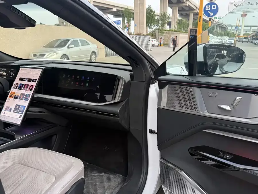 HiPhi Y Gaohe HiPhi Y 2023 560km Elite Edition 2024 — миниатюра 5