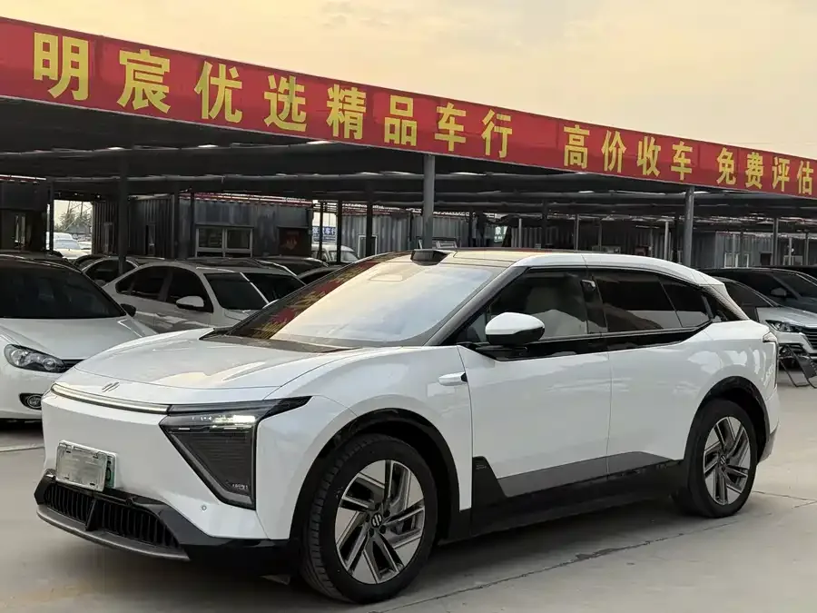 HiPhi Y 2024
