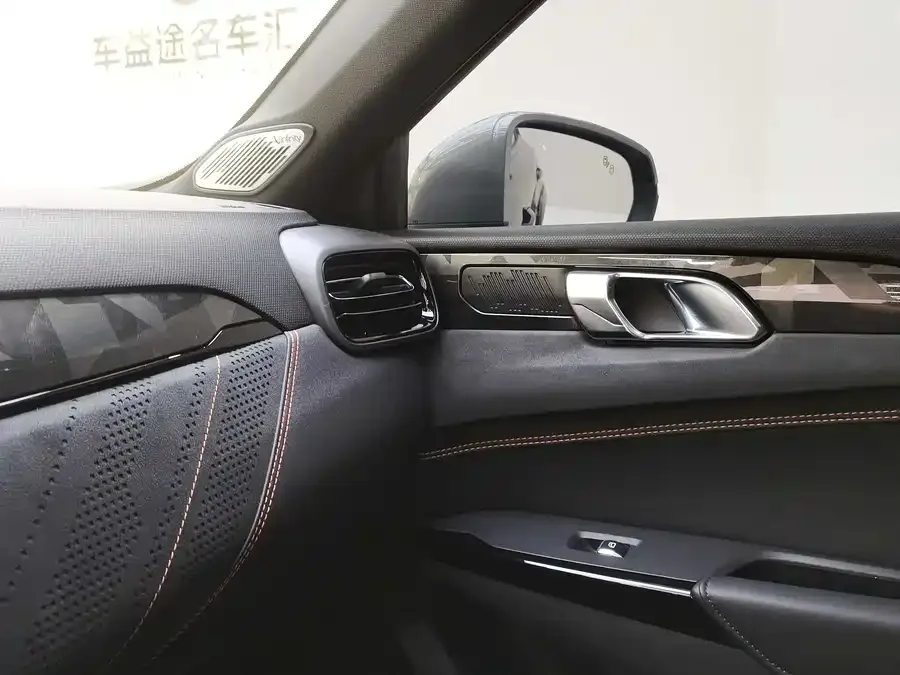Lynk & Co 02 Hatchback Lynk & Co 02 Hatchback 2021 2.0TD Halo 2022 — миниатюра 4