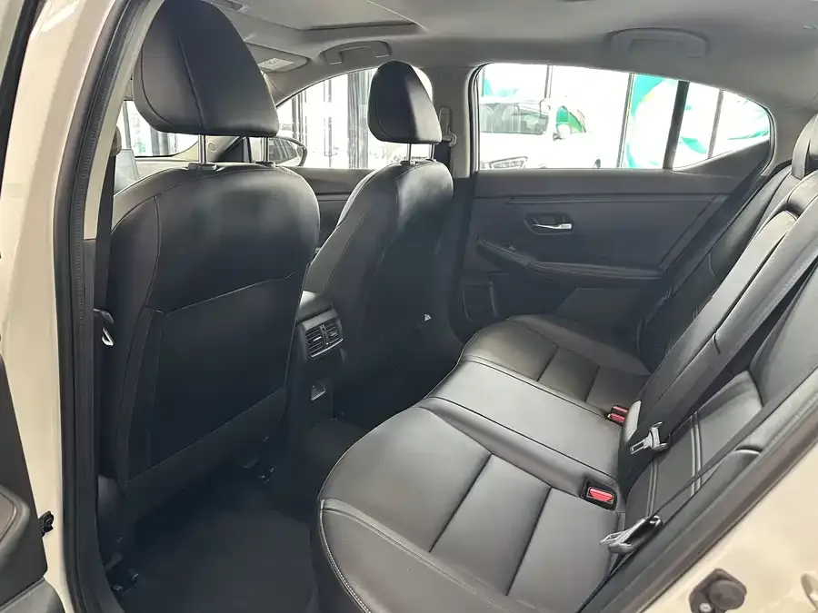 Nissan Sylphy Sylphy 2023 1.6L CVT Enjoy Edition 2024 — миниатюра 5
